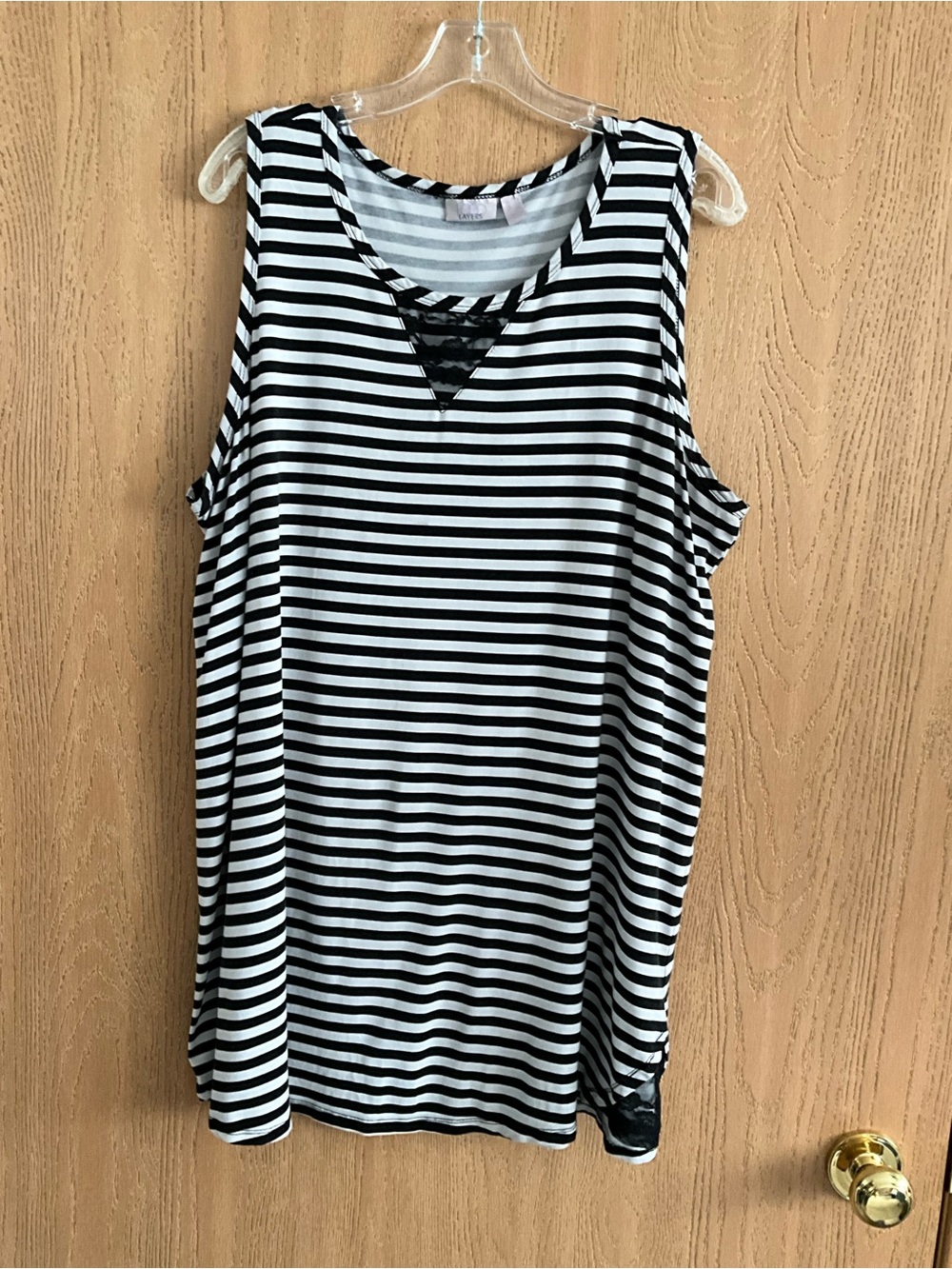 Women's Black and White Striped Sleeveless Tunic Tank